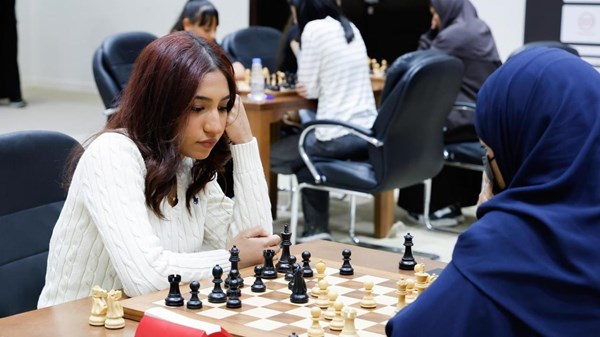 Rawda Al Sarkal 在“阿拉伯国际象棋”中保持榜首