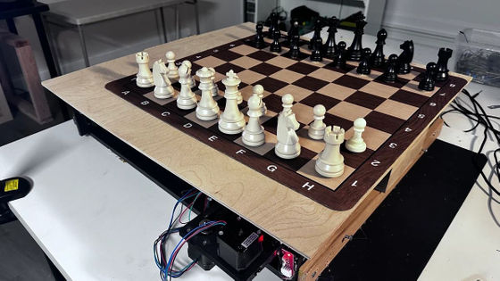 搭载Raspberry Pi的先进自动国际象棋系统“Pi Board” - GIGAZINE